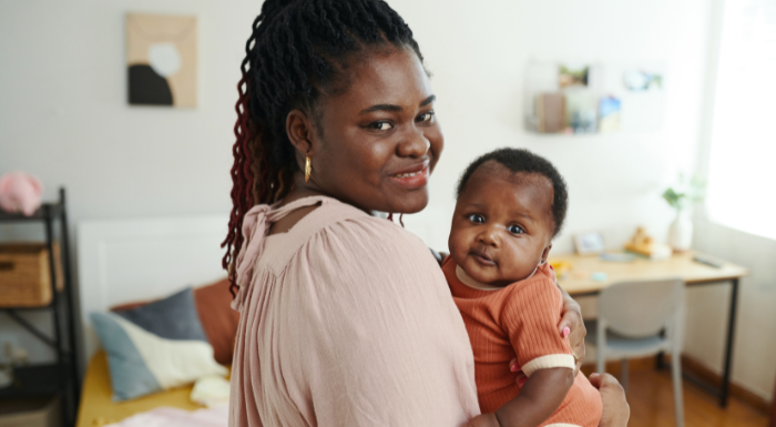 APRÈS L'ACCOUCHEMENT : TROUVER UN NOUVEL ÉQUILIBRE PHYSIQUE ET PSYCHIQUE